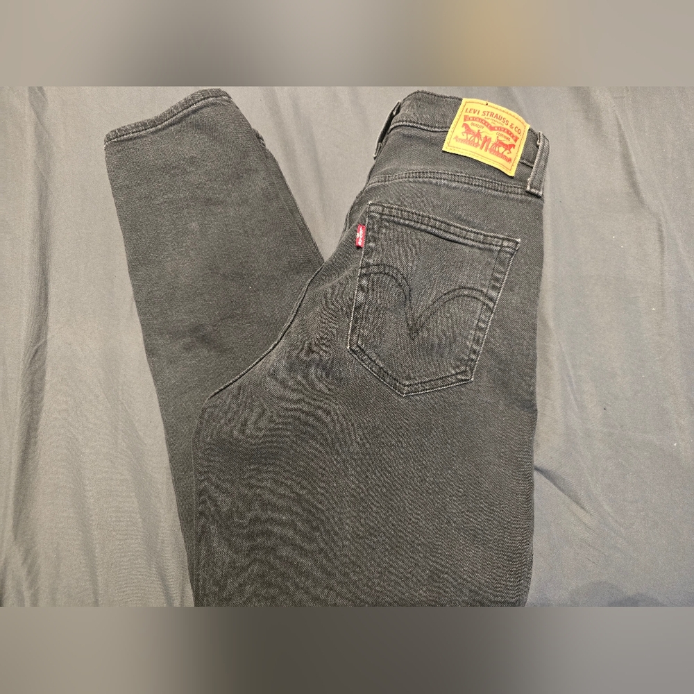 Levi high waisted mom jeans NWOT